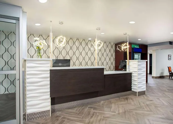 Wingate By Wyndham Bloomington