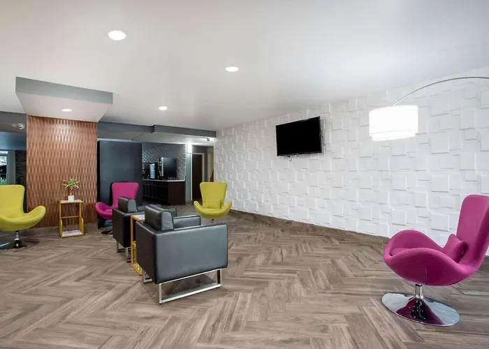 Wingate By Wyndham Bloomington