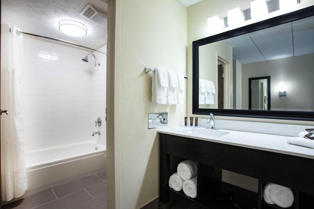 Hotel Wingate By Wyndham Bloomington
