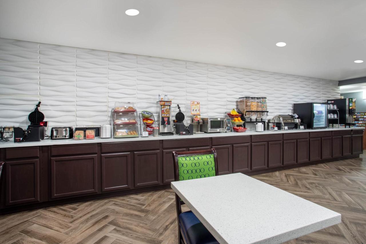 Wingate By Wyndham Hotel 3*