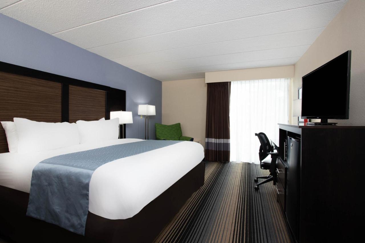 Wingate By Wyndham Hotel